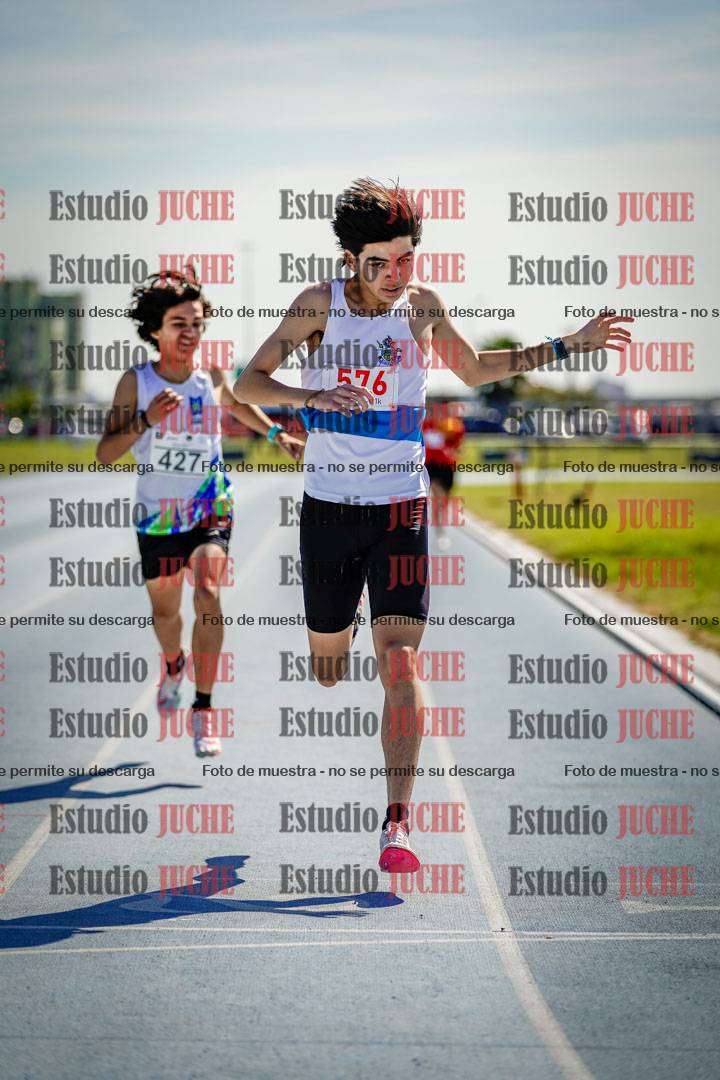 Fotos de los 800 m llanos de varones