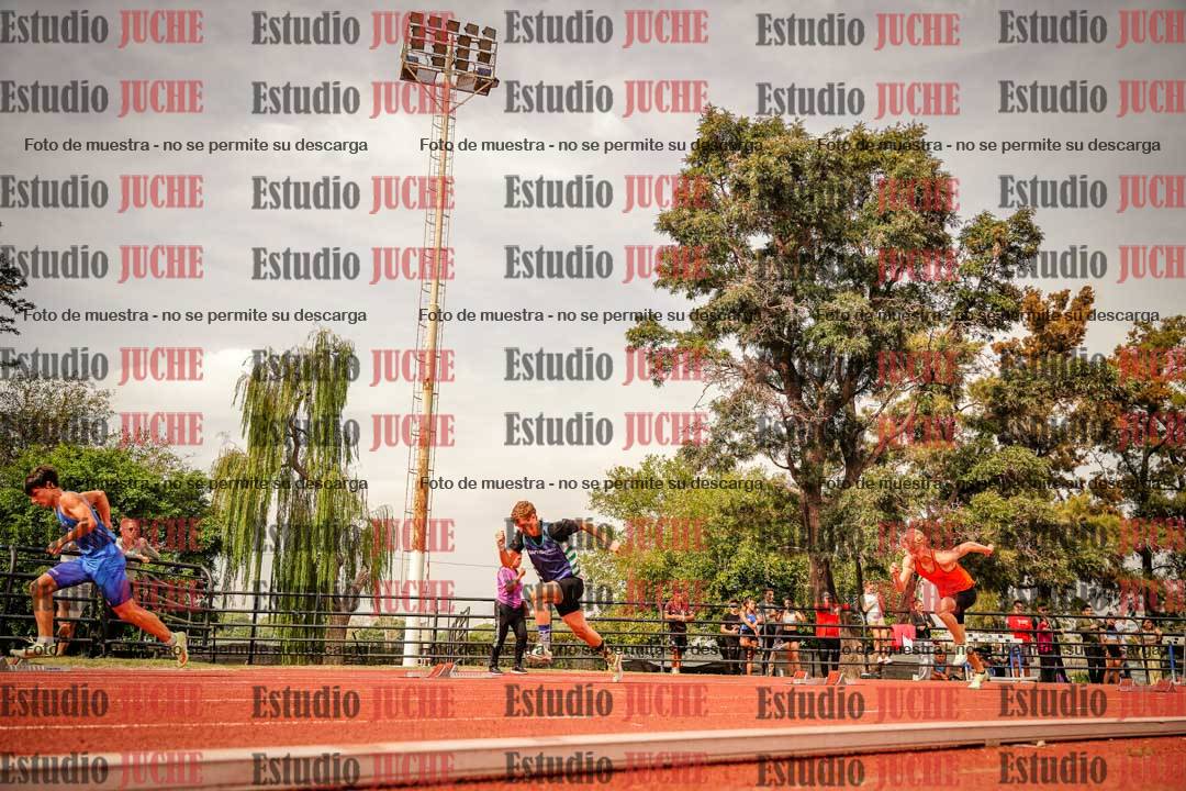 Fotos de los 200 m llanos de varones