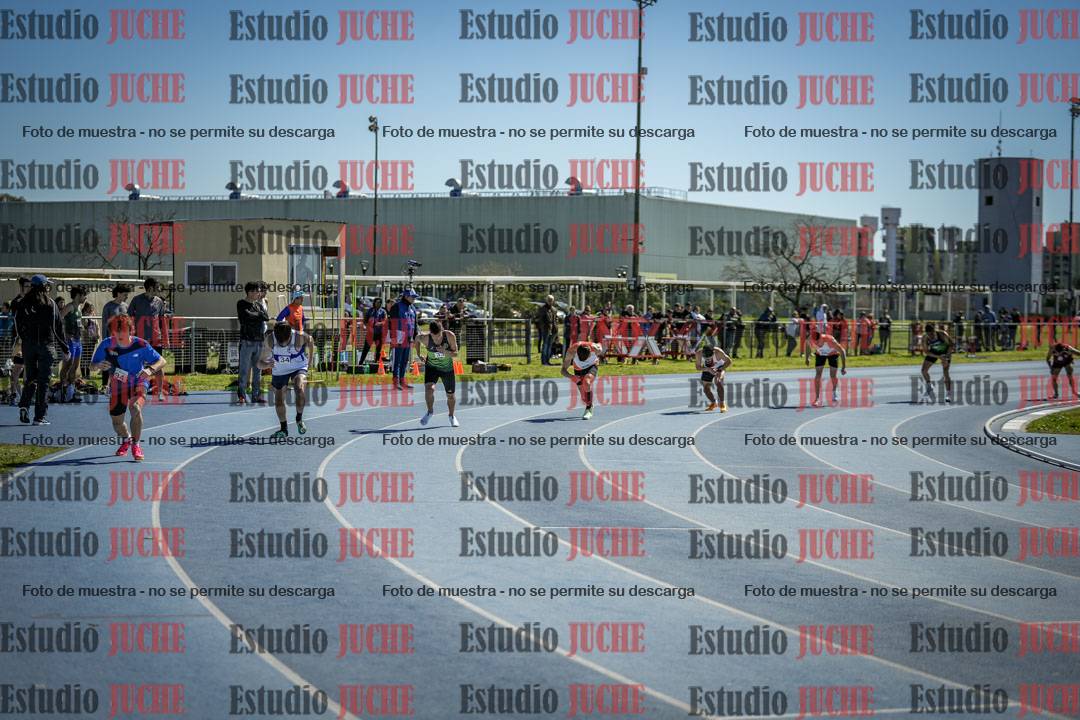 Fotos de los 800 m llanos de varones