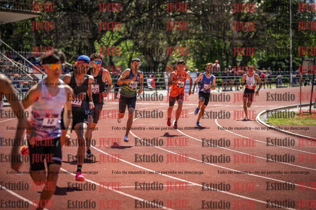Fotos de los 800 m llanos de varones