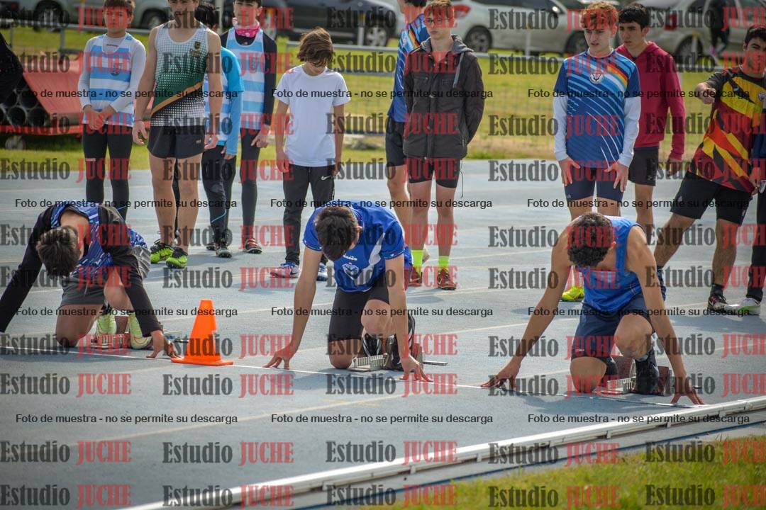 Fotos de los 80 m llanos de varones