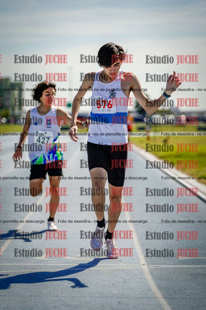 Fotos de los 800 m llanos de varones