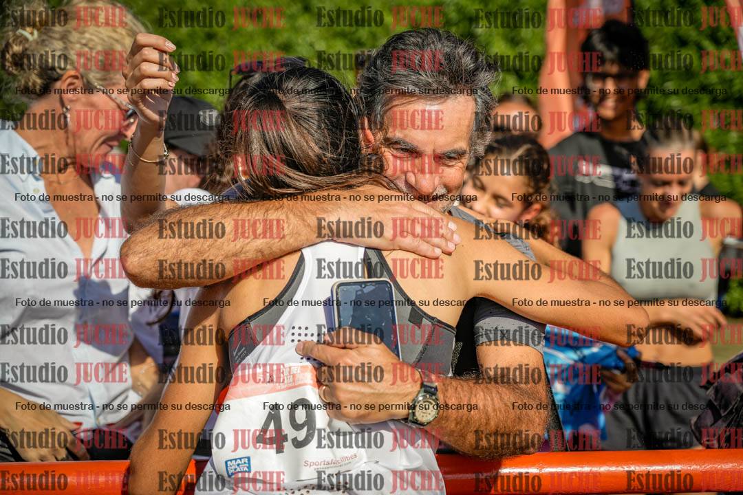 Fotos de algunos extras y podios del día 1