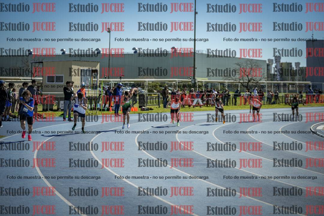 Fotos de los 800 m llanos de varones