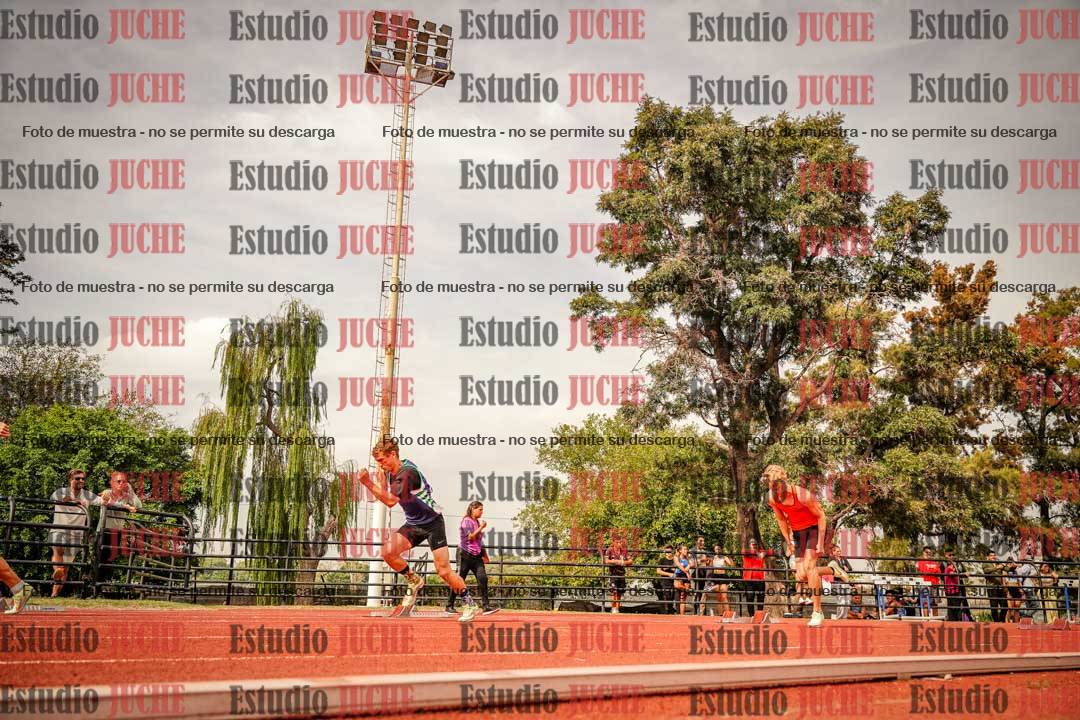 Fotos de los 200 m llanos de varones