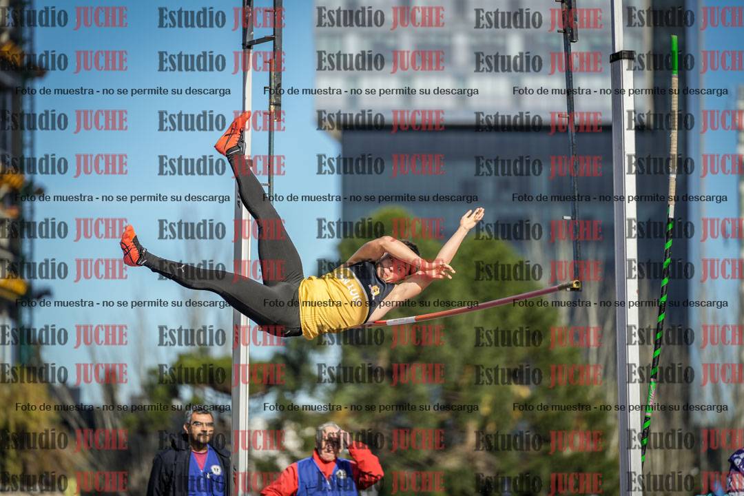 Fotos del salto con garrocha de varones - decatlón 8