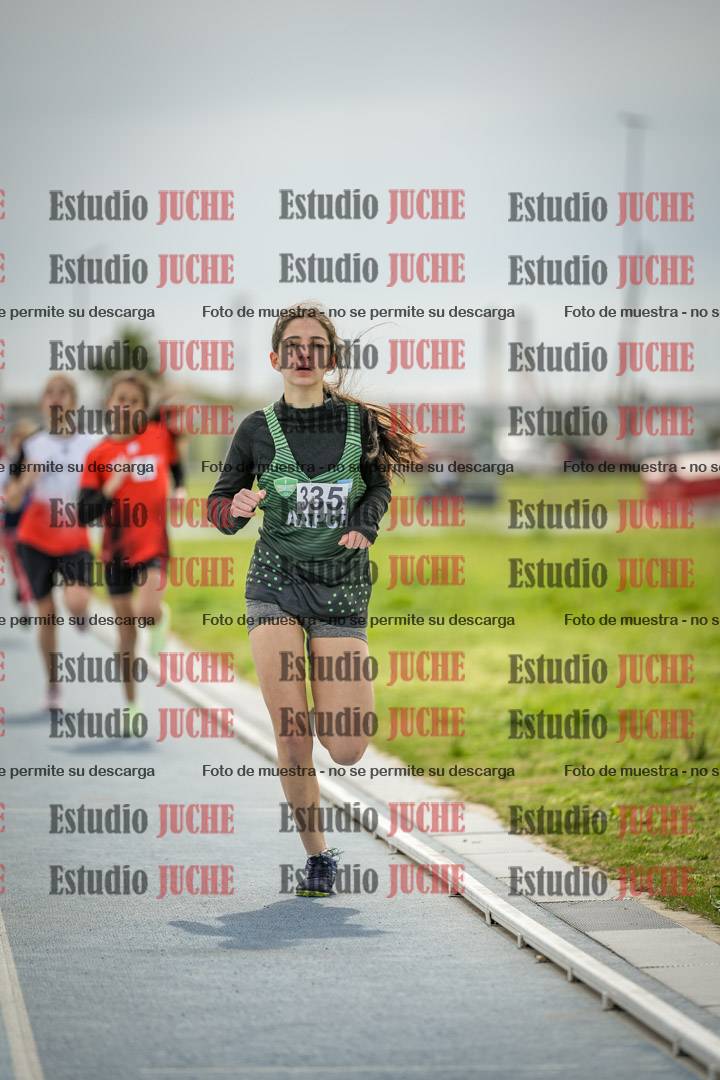 Fotos de los 800 m llanos de mujeres - U14