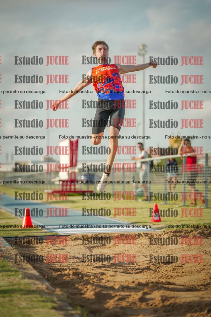 Fotos del salto en largo de varones