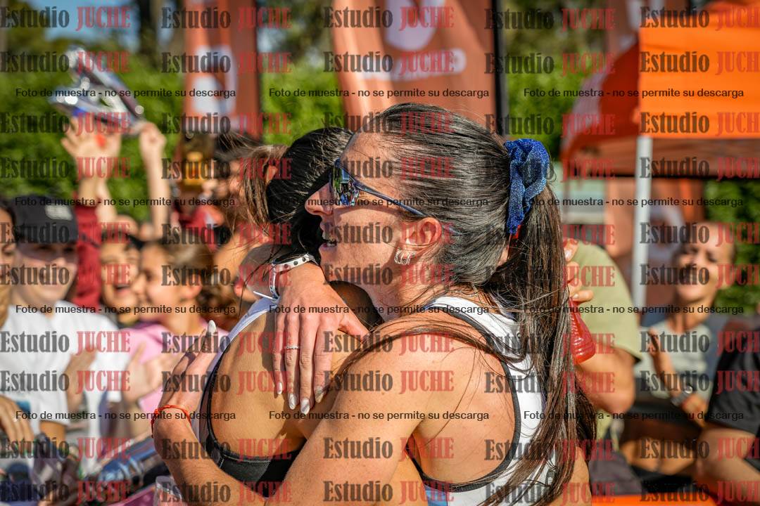 Fotos de algunos extras y podios del día 1