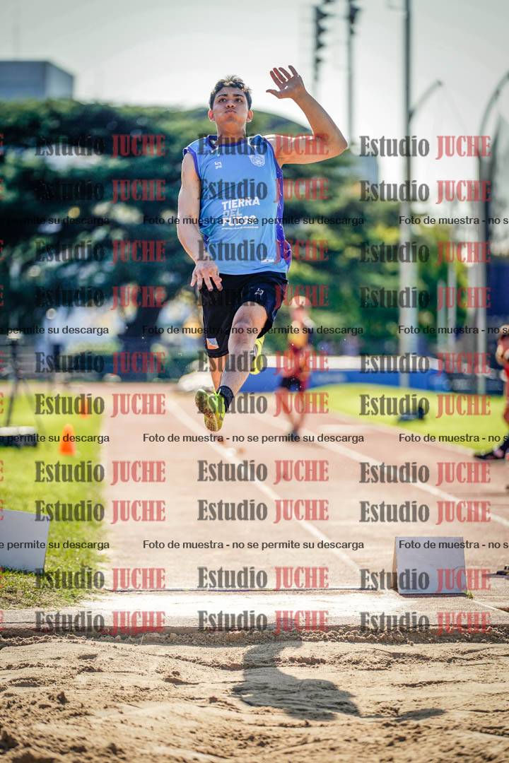 Fotos del salto en largo de varones