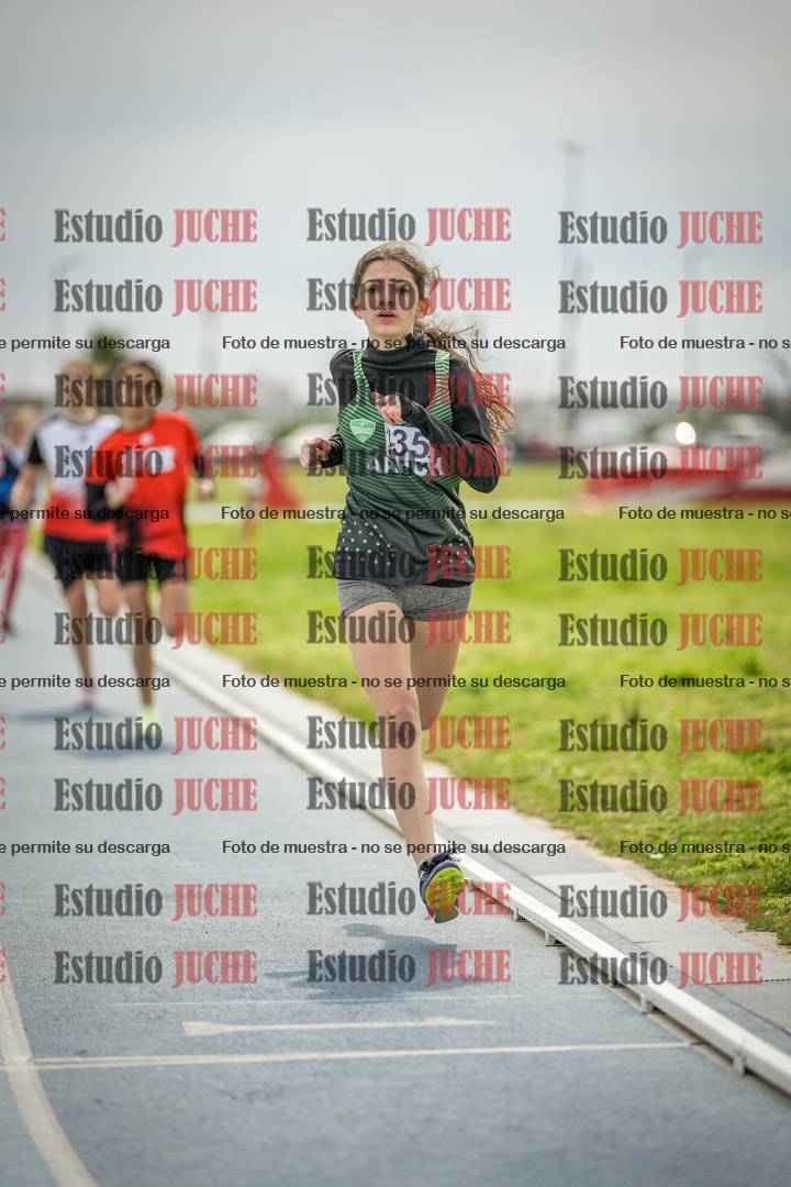Fotos de los 800 m llanos de mujeres - U14