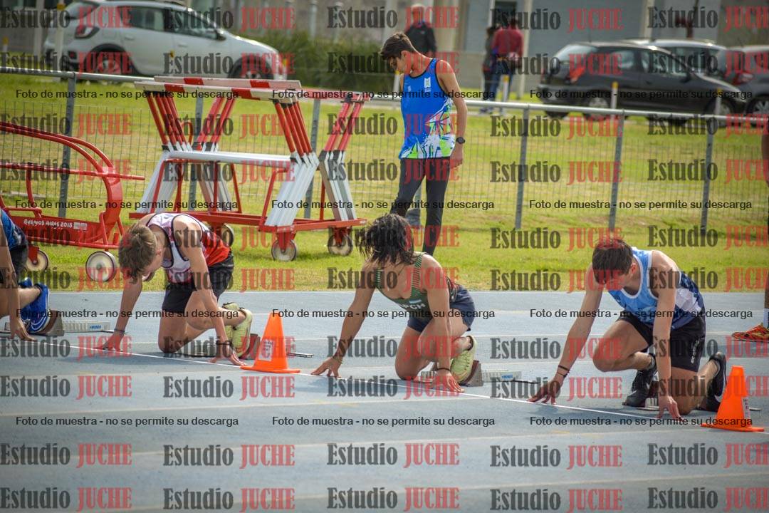 Fotos de los 80 m llanos de varones