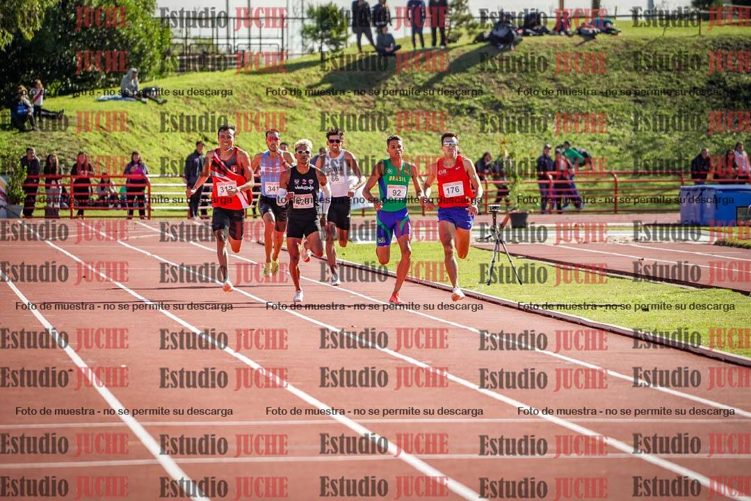 Fotos de los 800 m llanos de varones