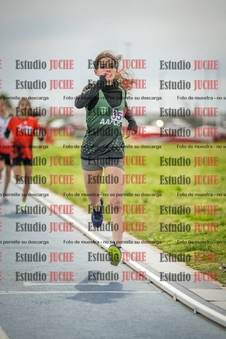 Fotos de los 800 m llanos de mujeres - U14
