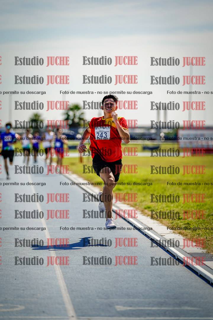 Fotos de los 800 m llanos de varones