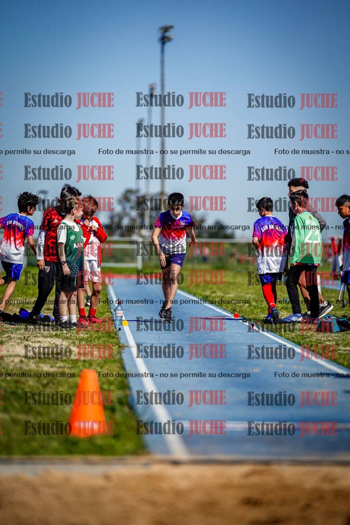 Fotos del salto en largo de varones - U15