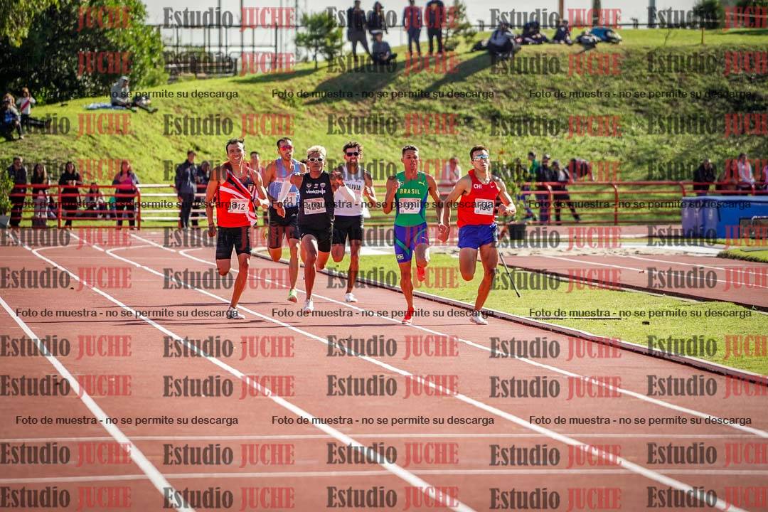 Fotos de los 800 m llanos de varones
