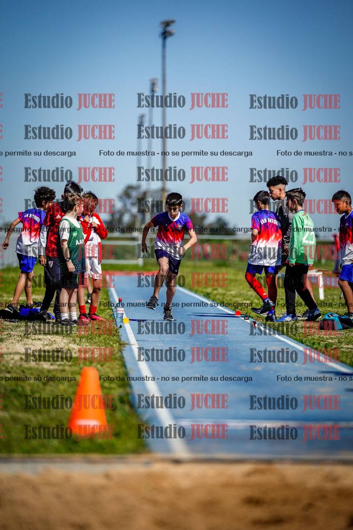 Fotos del salto en largo de varones - U15