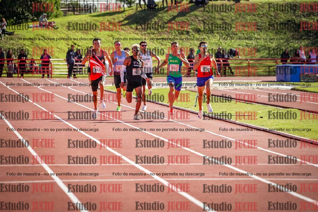 Fotos de los 800 m llanos de varones
