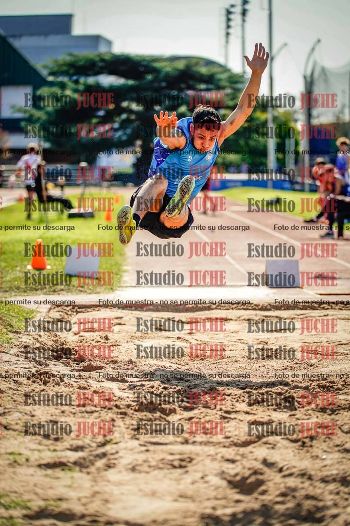 Fotos del salto en largo de varones