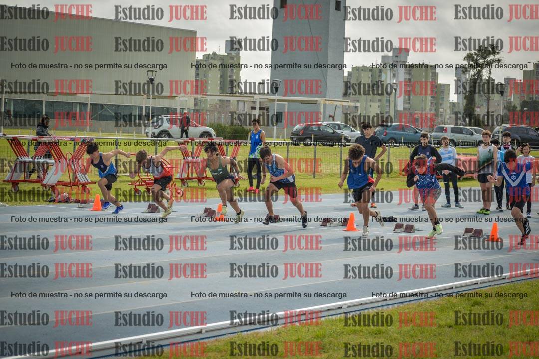 Fotos de los 80 m llanos de varones