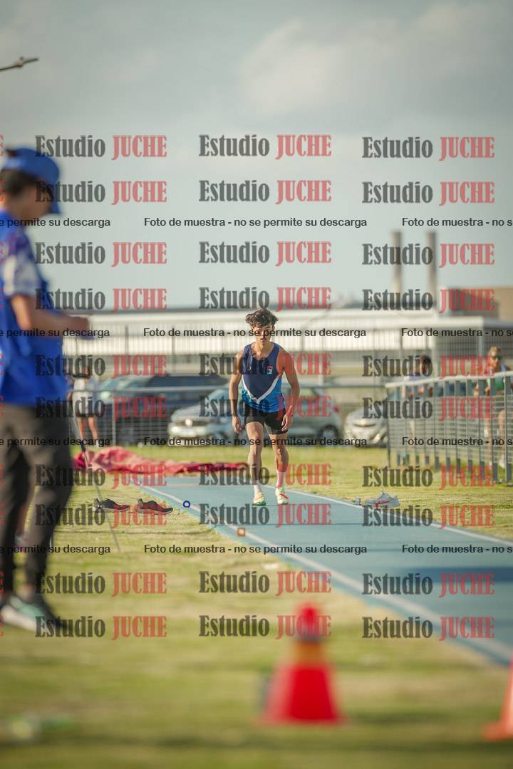 Fotos del salto en largo de varones