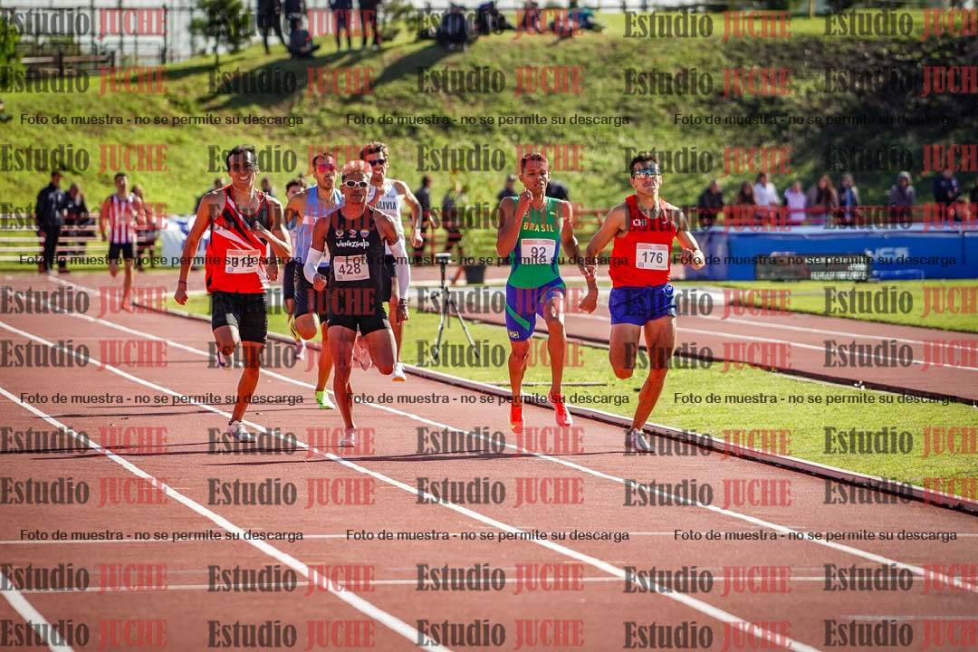 Fotos de los 800 m llanos de varones