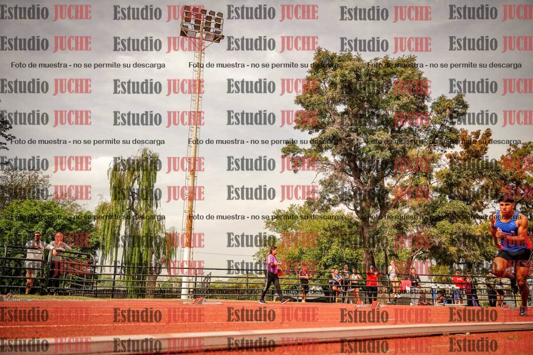 Fotos de los 200 m llanos de varones