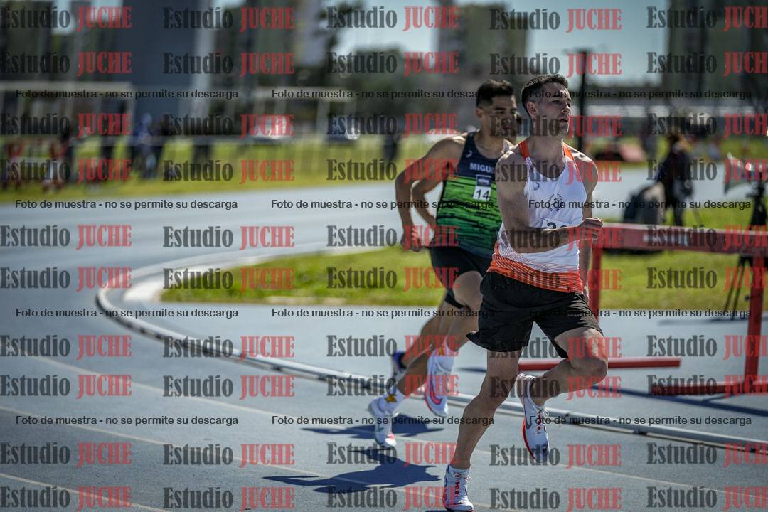 Fotos de los 800 m llanos de varones
