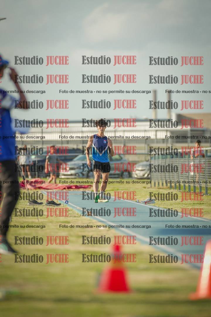 Fotos del salto en largo de varones