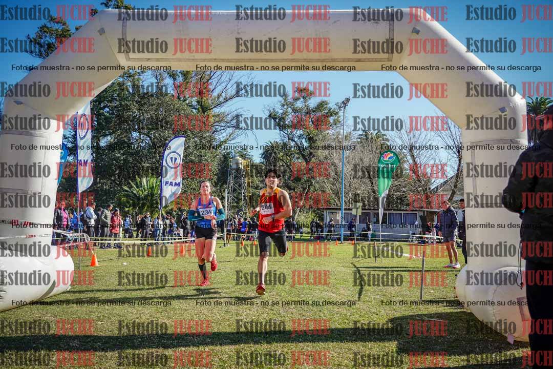 Fotos de la llegada del cross de 6000 m