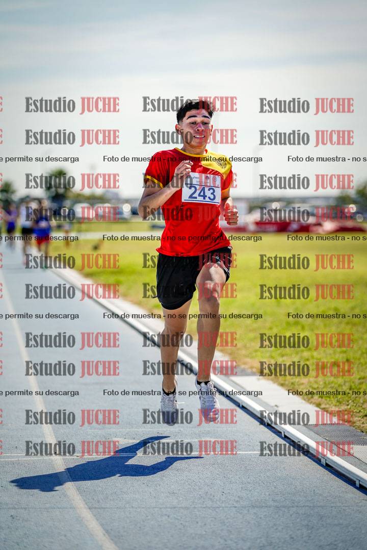 Fotos de los 800 m llanos de varones