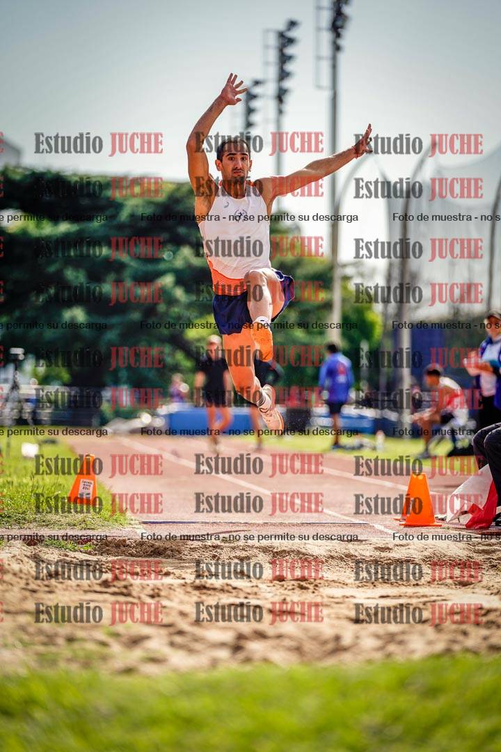 Fotos del salto en largo de varones