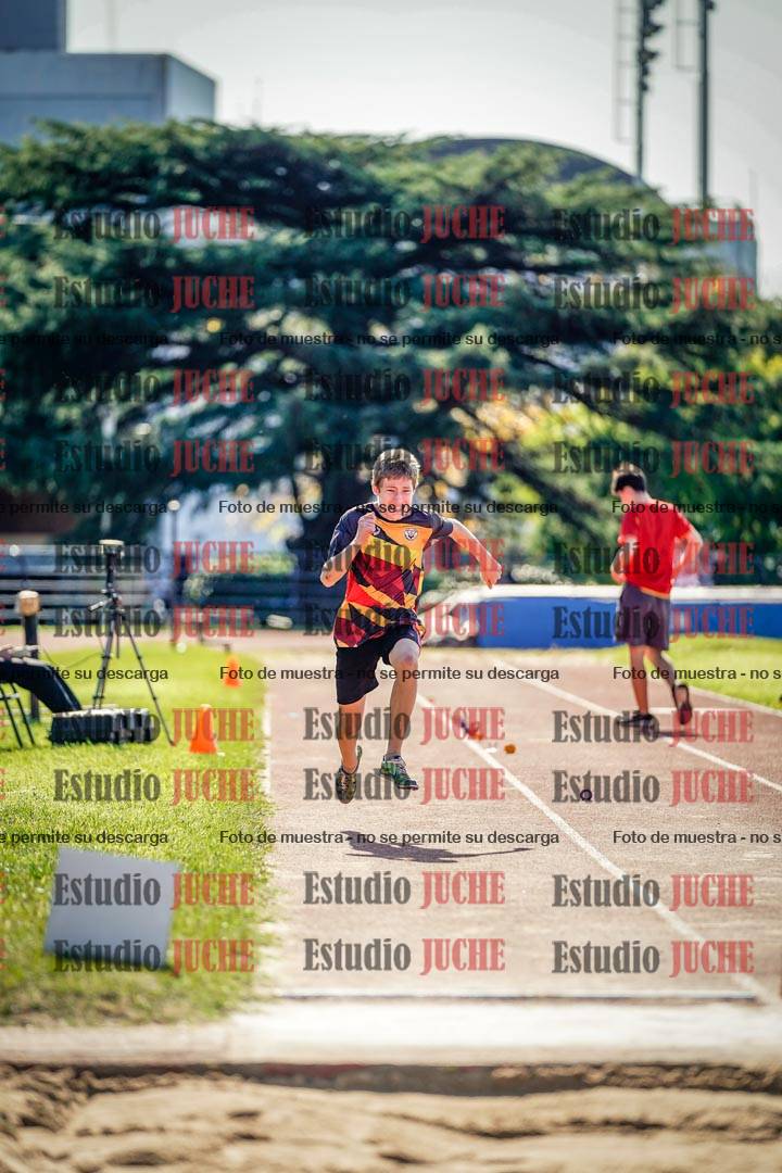 Fotos del salto en largo de varones