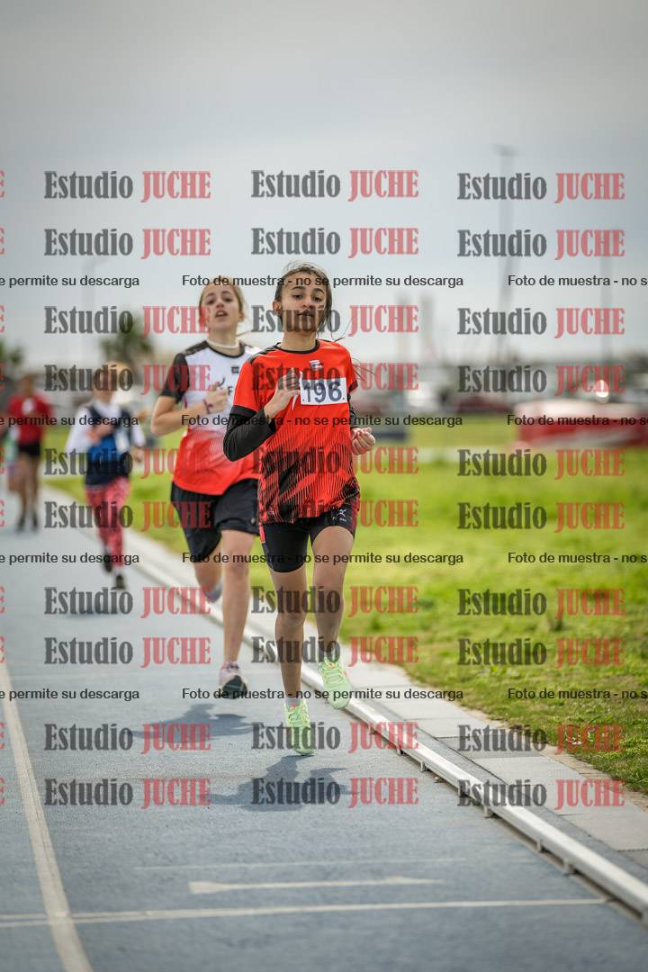Fotos de los 800 m llanos de mujeres - U14