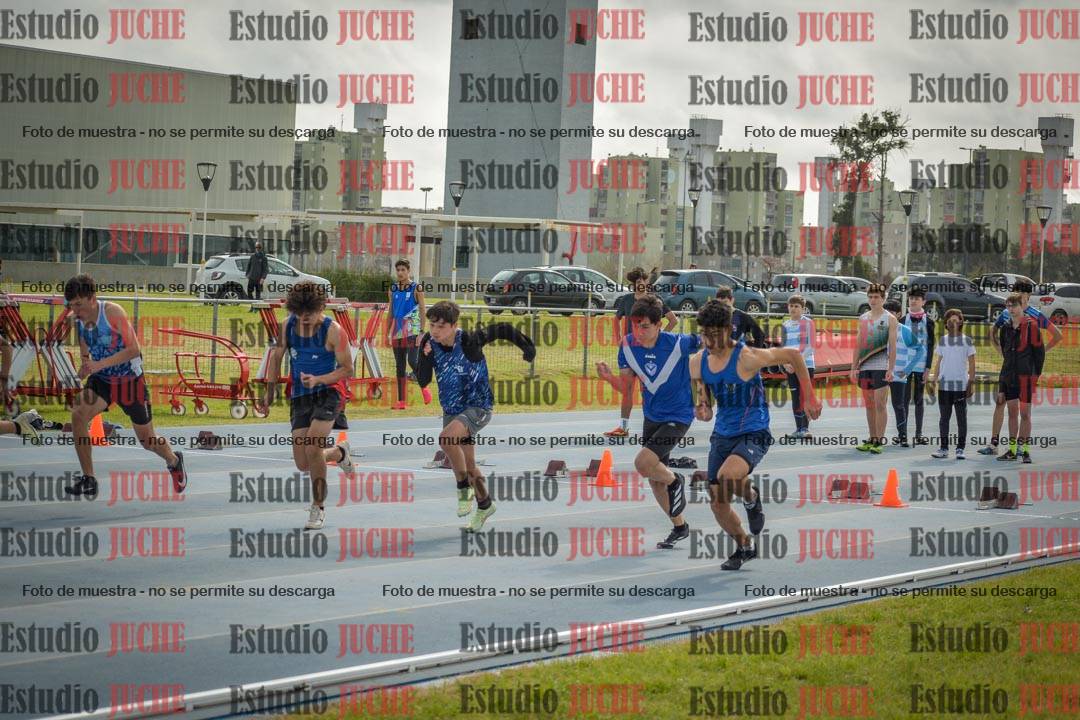 Fotos de los 80 m llanos de varones