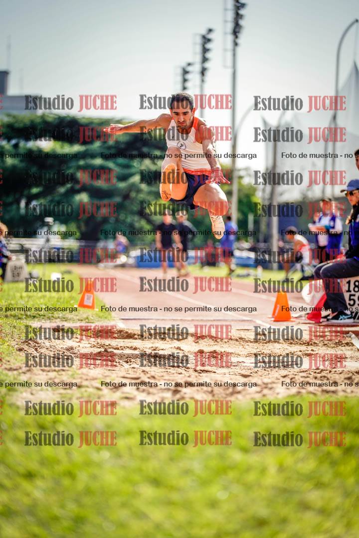 Fotos del salto en largo de varones