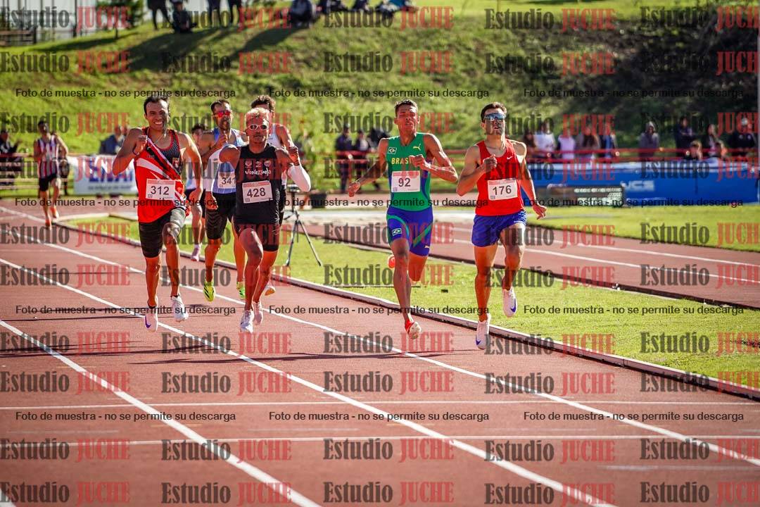 Fotos de los 800 m llanos de varones