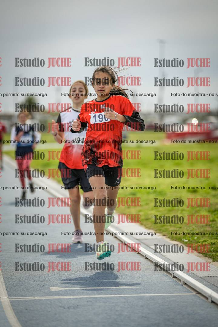 Fotos de los 800 m llanos de mujeres - U14