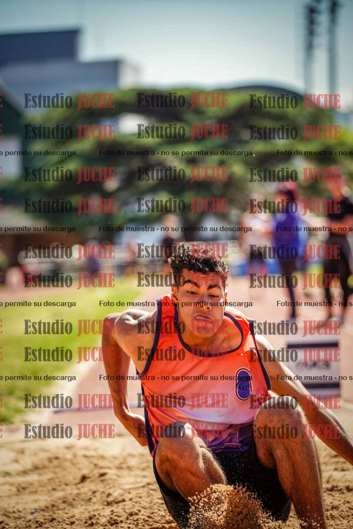Fotos del salto en largo de varones