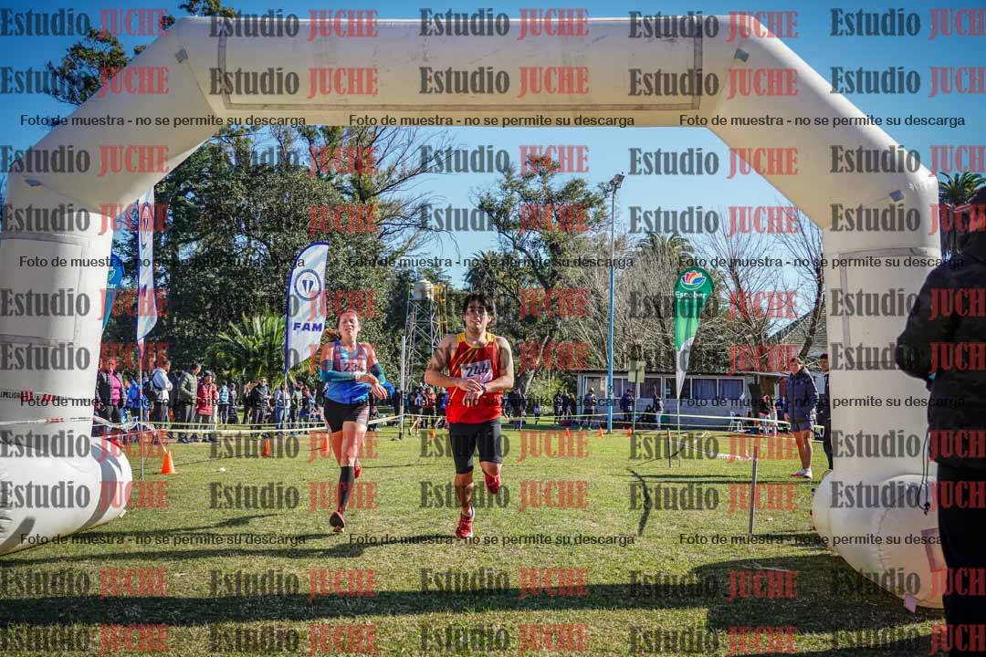 Fotos de la llegada del cross de 6000 m