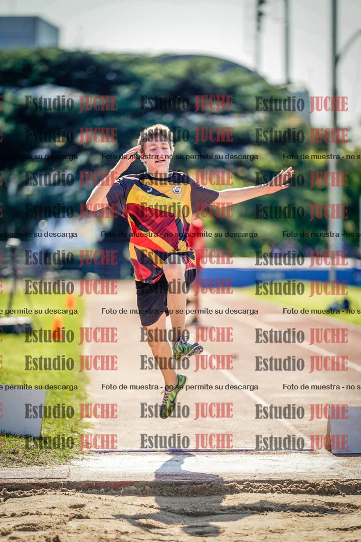 Fotos del salto en largo de varones