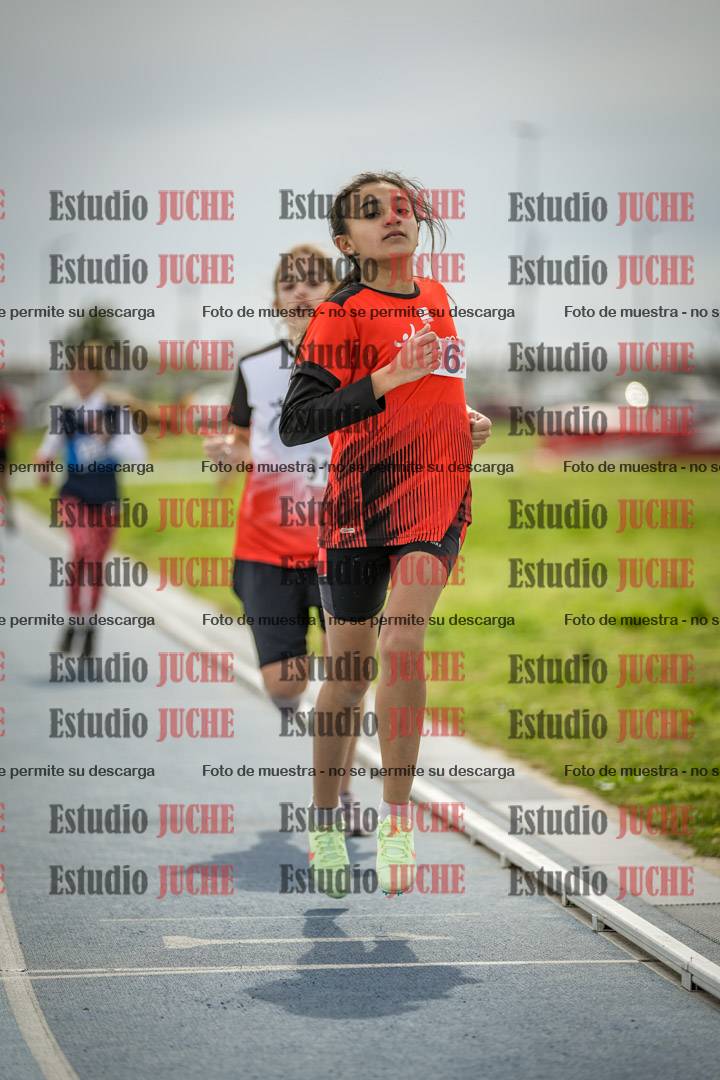 Fotos de los 800 m llanos de mujeres - U14