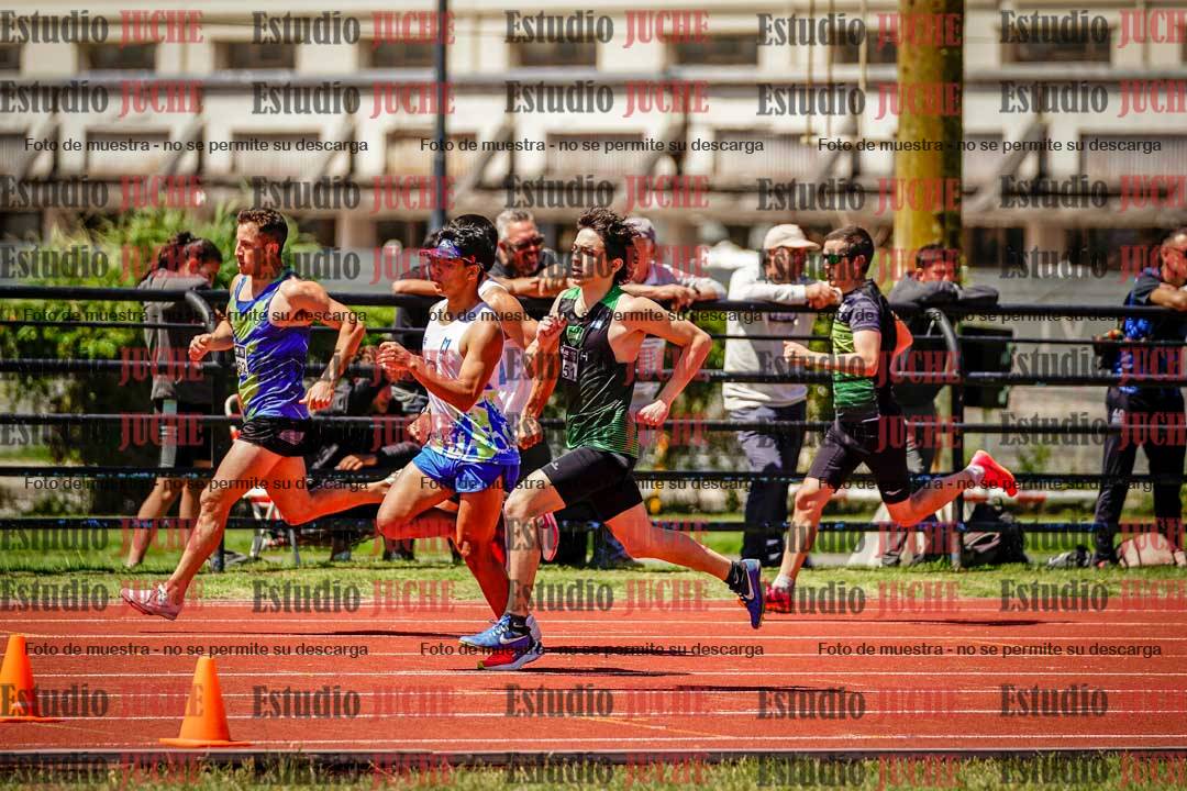 Fotos de los 800 m llanos de varones