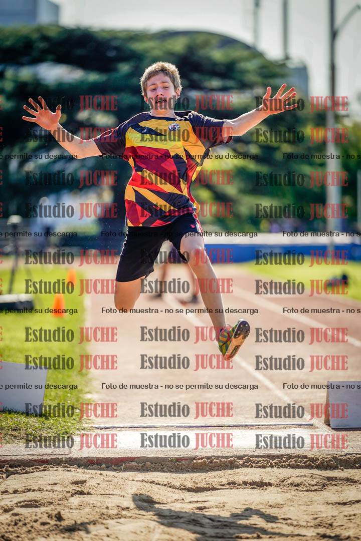 Fotos del salto en largo de varones