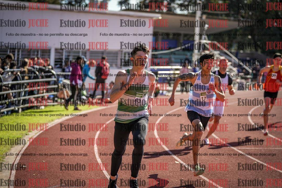 Fotos de los 800 m llanos de varones