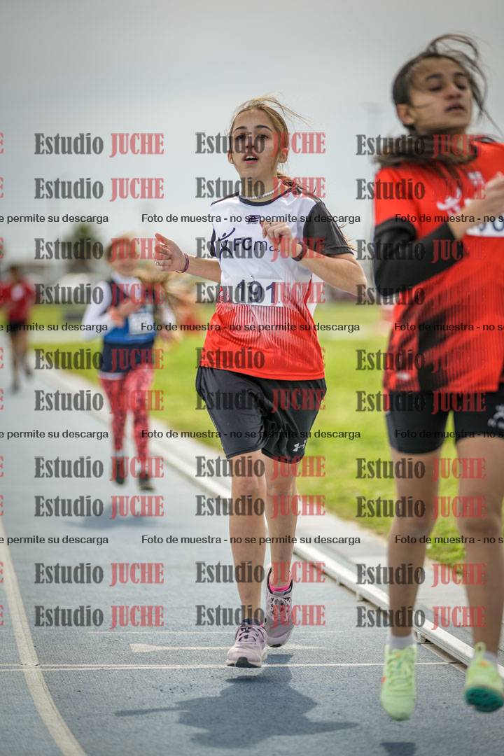 Fotos de los 800 m llanos de mujeres - U14