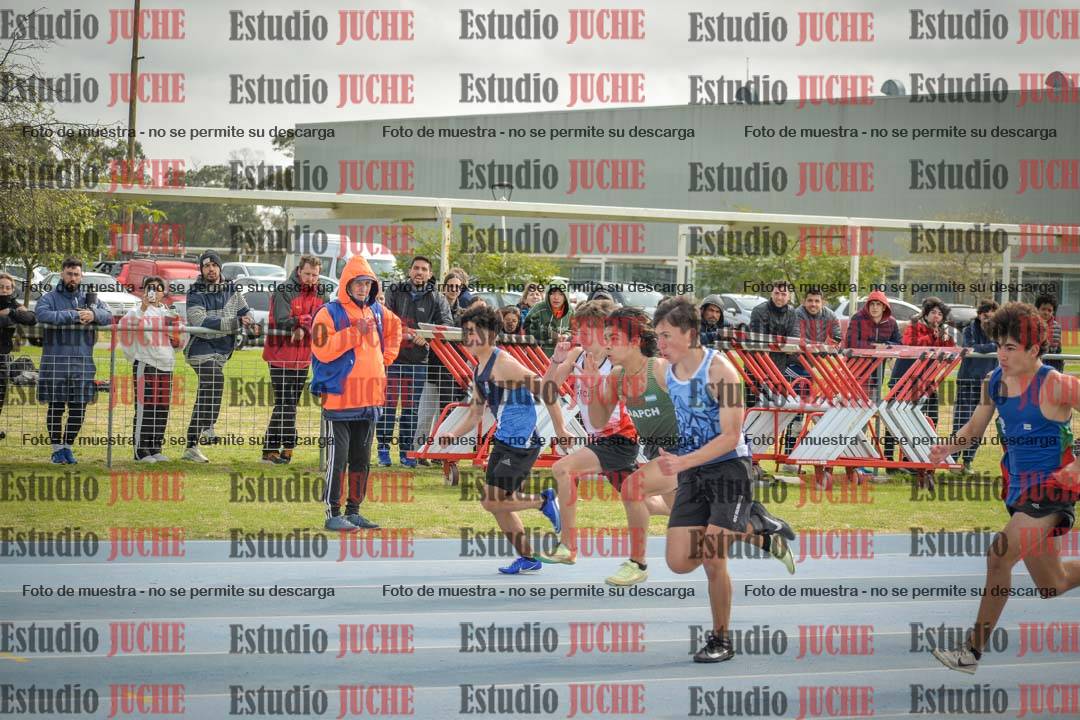 Fotos de los 80 m llanos de varones