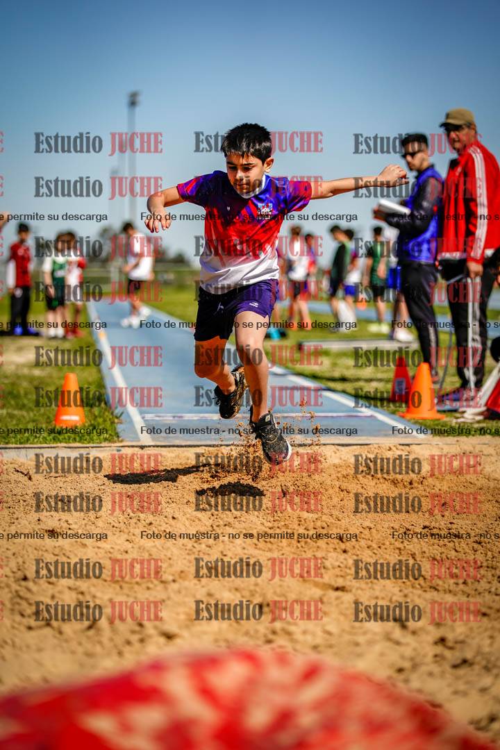Fotos del salto en largo de varones - U15