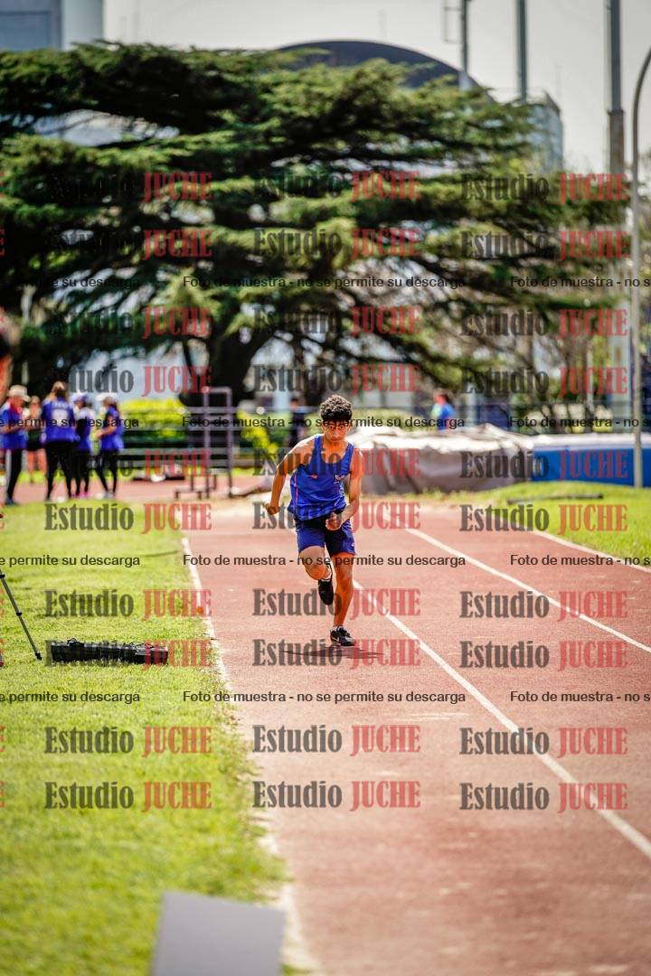 Fotos del salto en largo de varones - octatlón 2